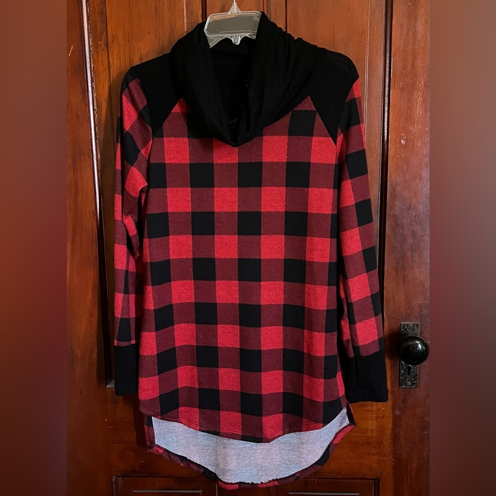 Women’s XL Red & Black Plaid Print Cowl Neck Top
